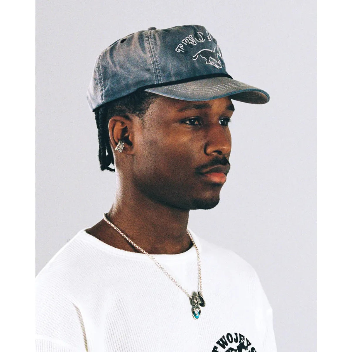 Twojeys Black Wild Horse Cap