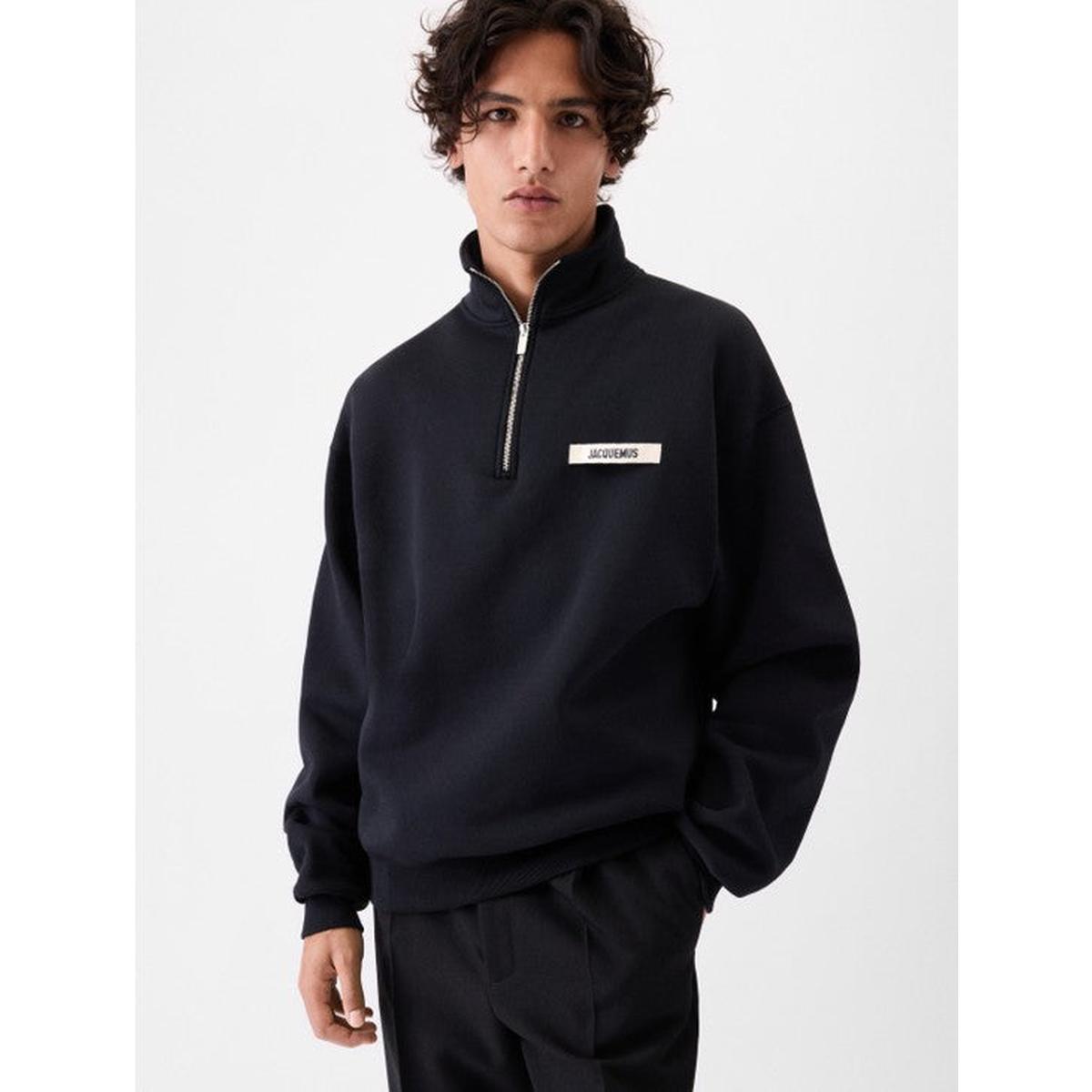 Jacquemus Gros Grain Zipped-Rollneck Sweatshirt in Black