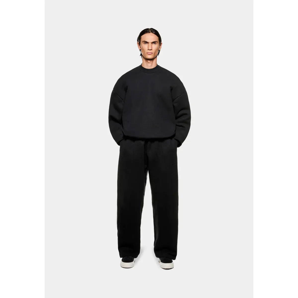 MKI 800 GSM SUPERWEIGHT BLACK CREWNECK