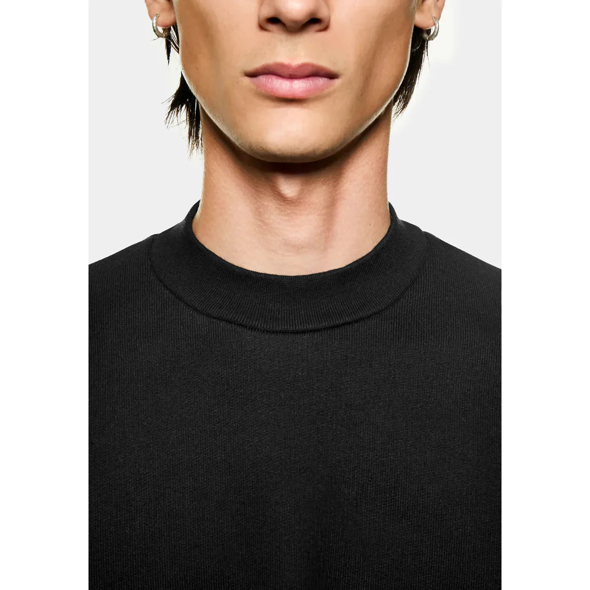 MKI 800 GSM SUPERWEIGHT BLACK CREWNECK