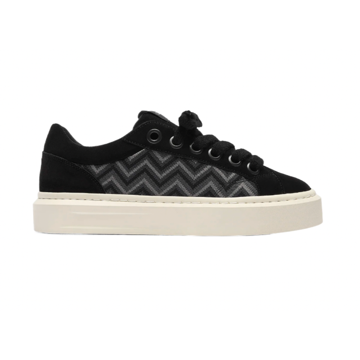 Cleens Ace Black Sneakers