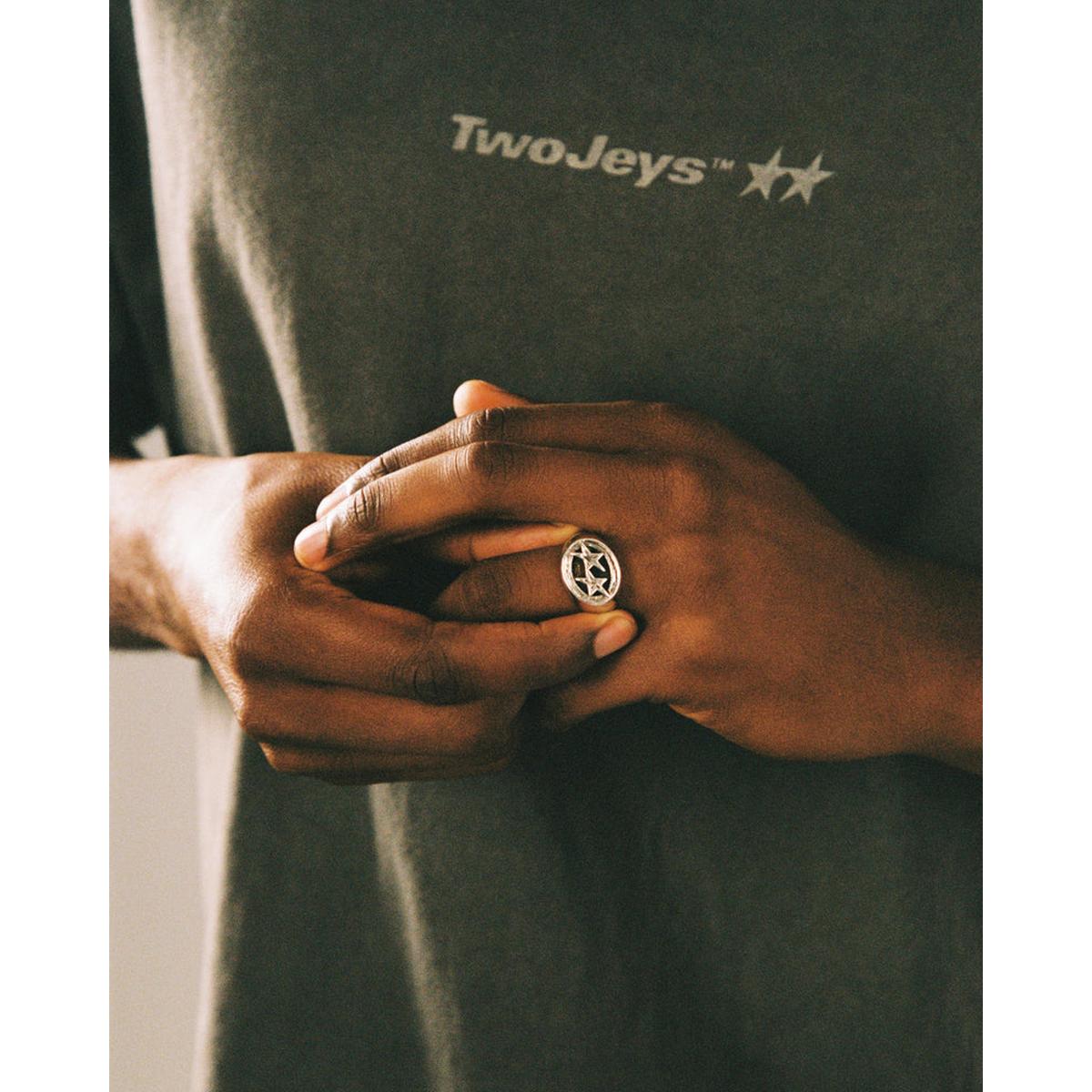 Twojeys Icon Signet Ring