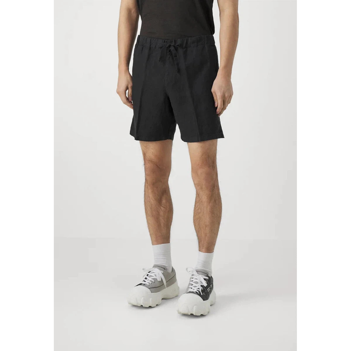 120%Lino Black linen Bermuda