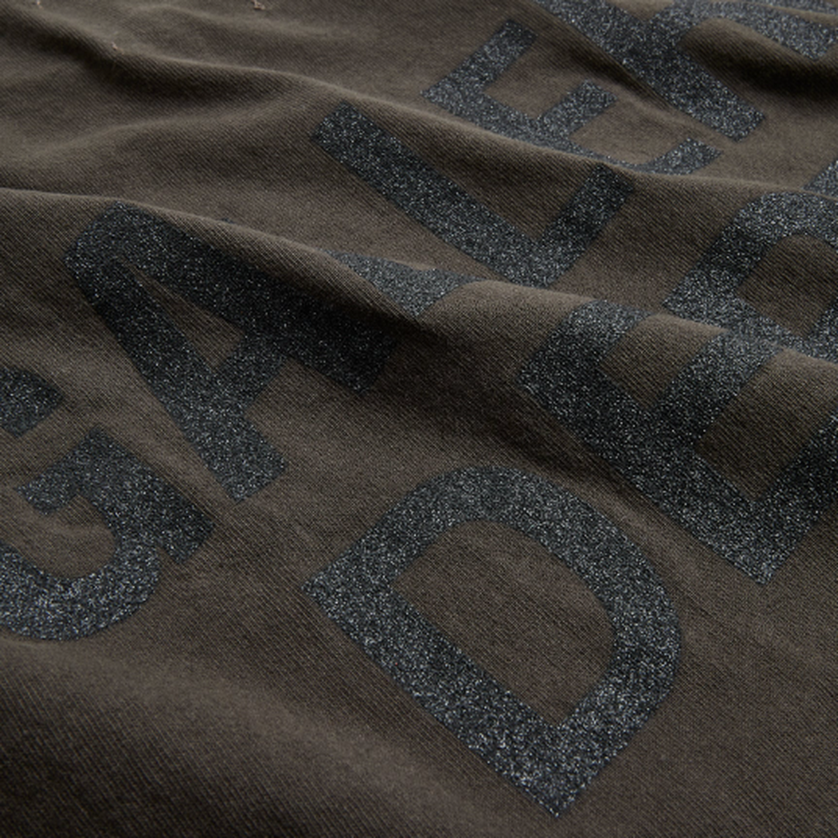 Gallery Dept. Logo Dusty Relaxed-fit Tee in Washed Black with a Glitter Print