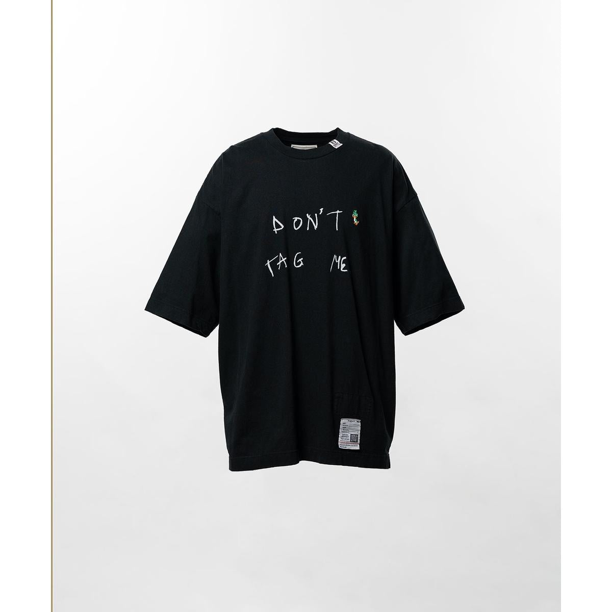 Maison Mihara Don't Tag Me. Printed Black T-shirt