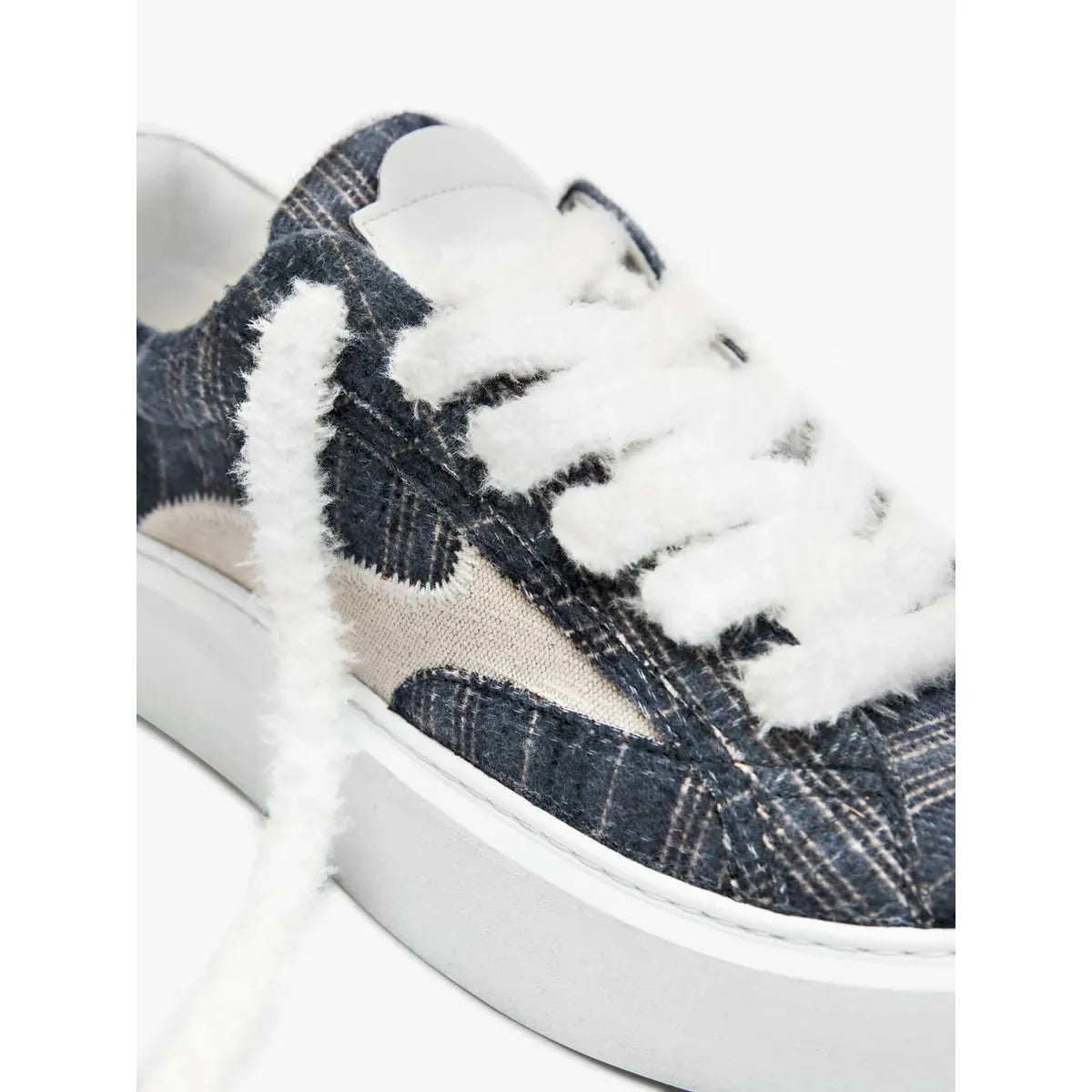 Reternity Blue Flannel Le Promeneur Sneakers