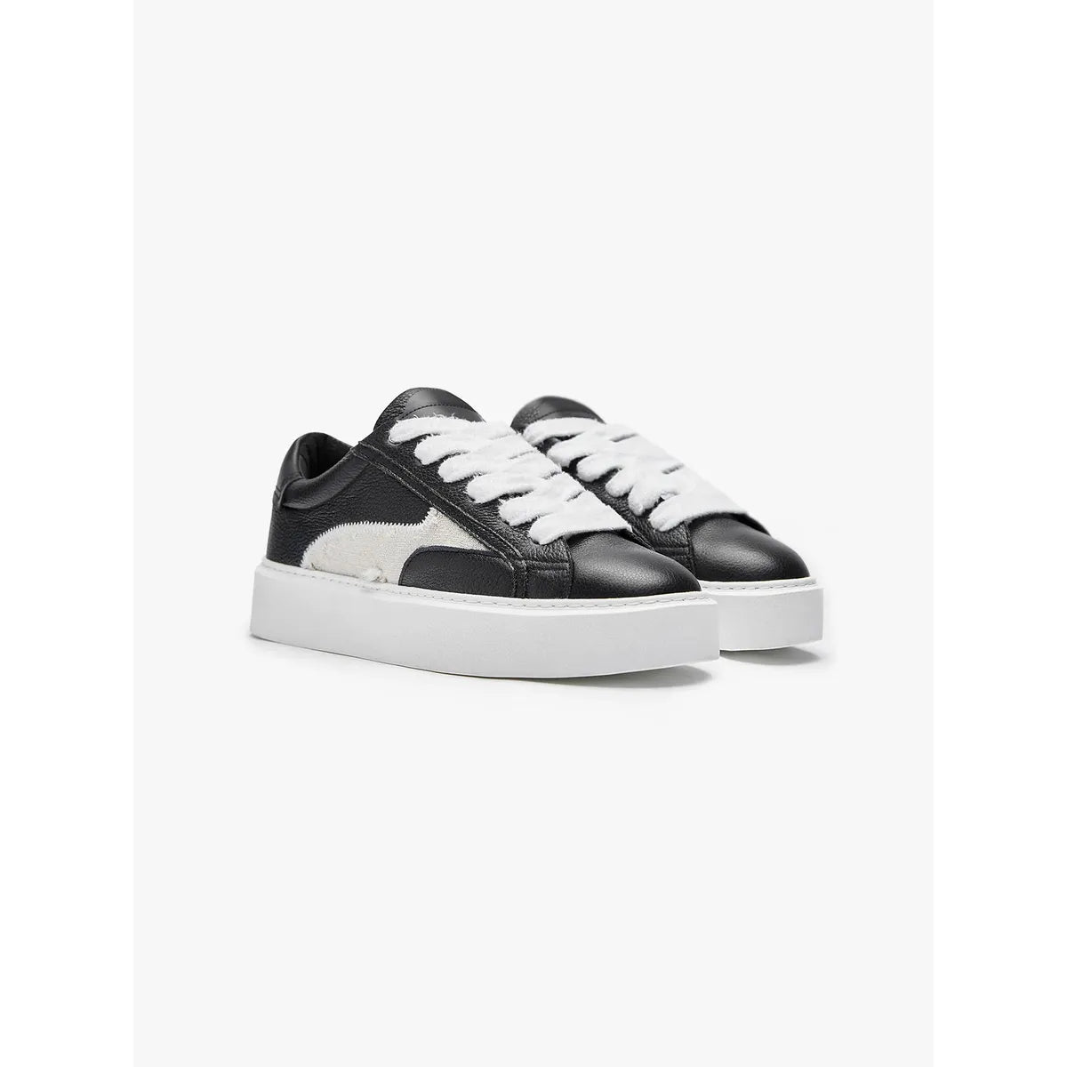 Reternity Le Promeneur - Black Sneakers