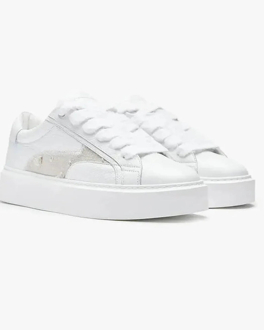 Reternity Le Promeneur Sneakers in White