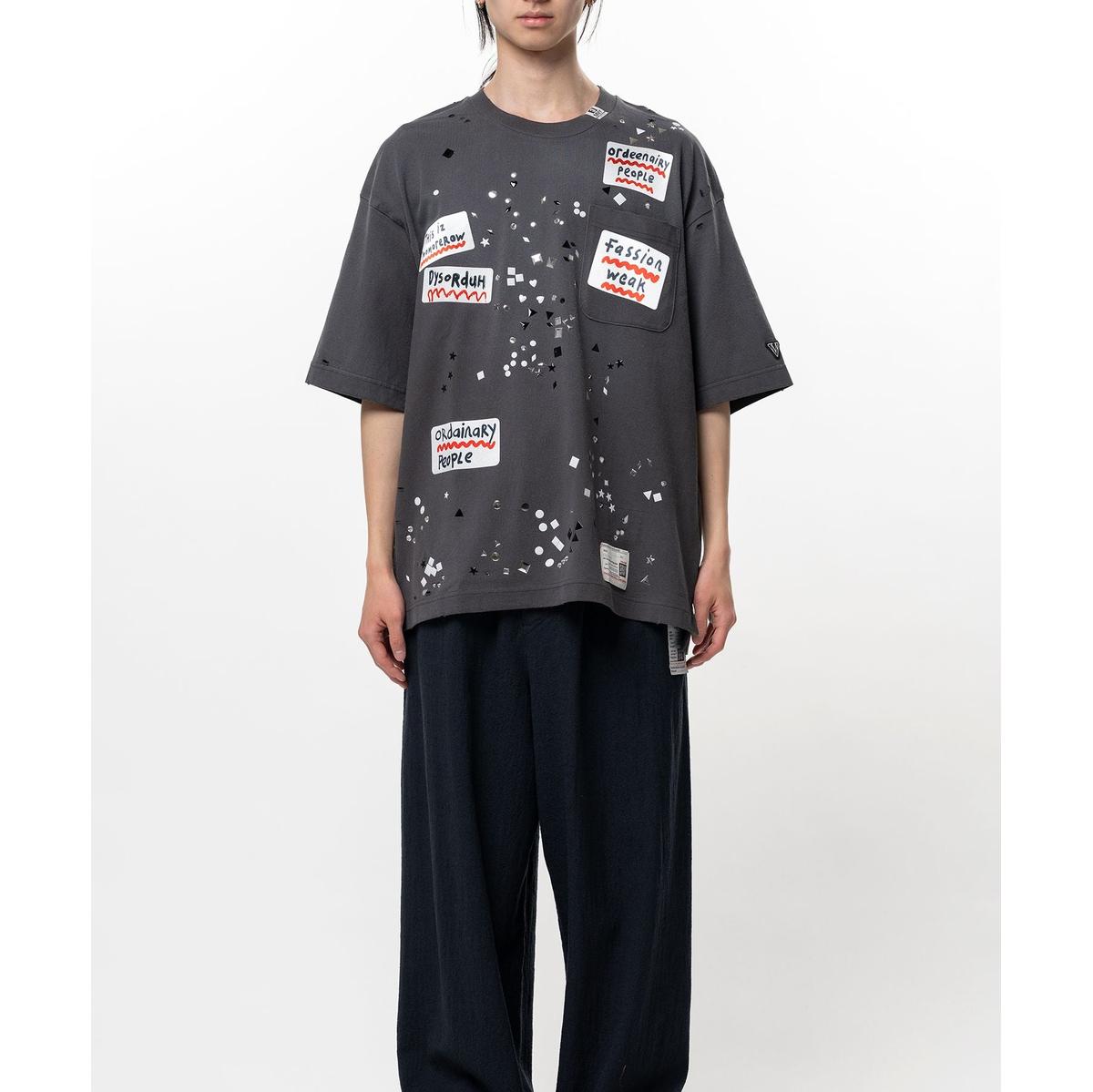 Maison Mihara Embellished Sticker Black T-shirt