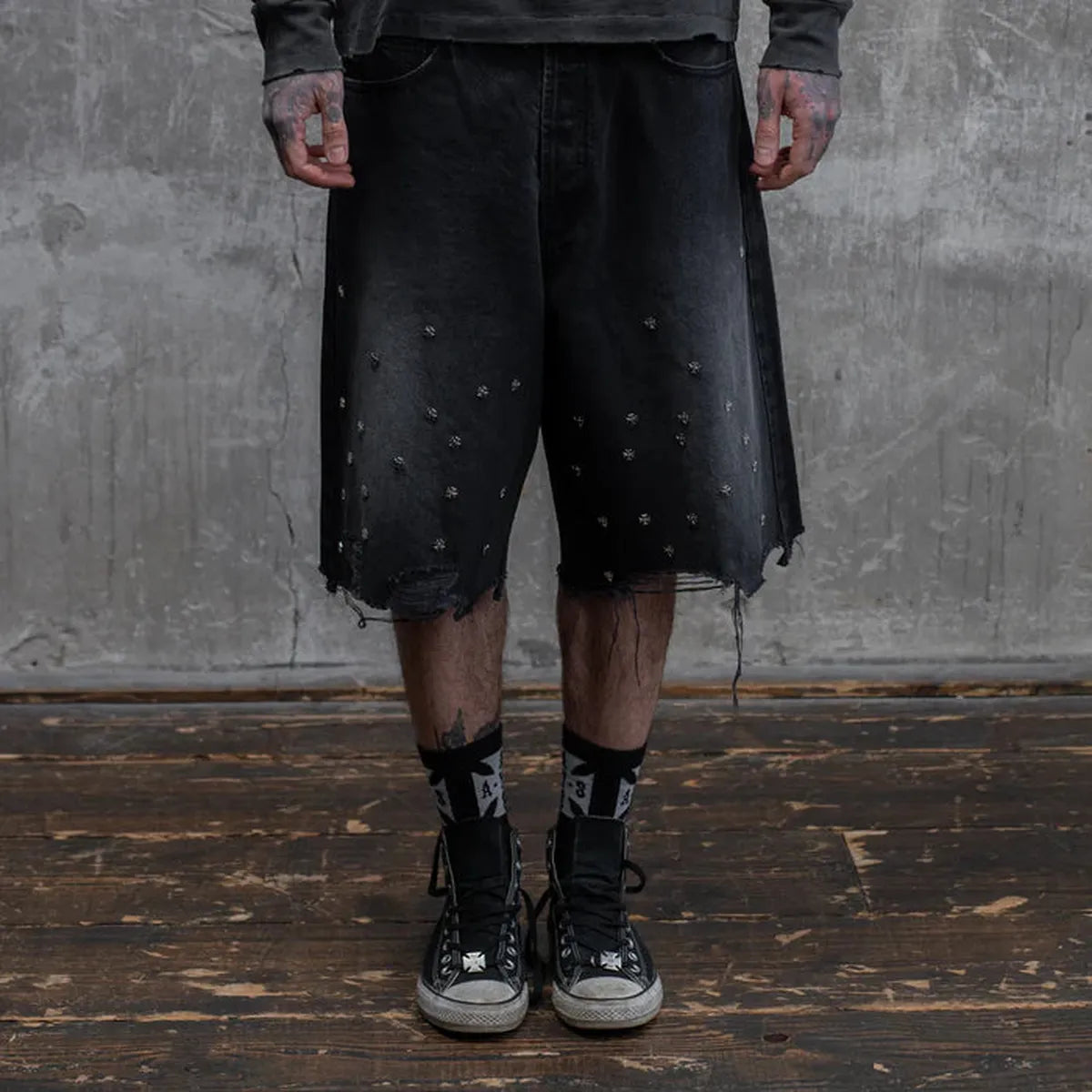ASKYURSELF Cross Pin Baggy Jeans Shorts in Washed Black