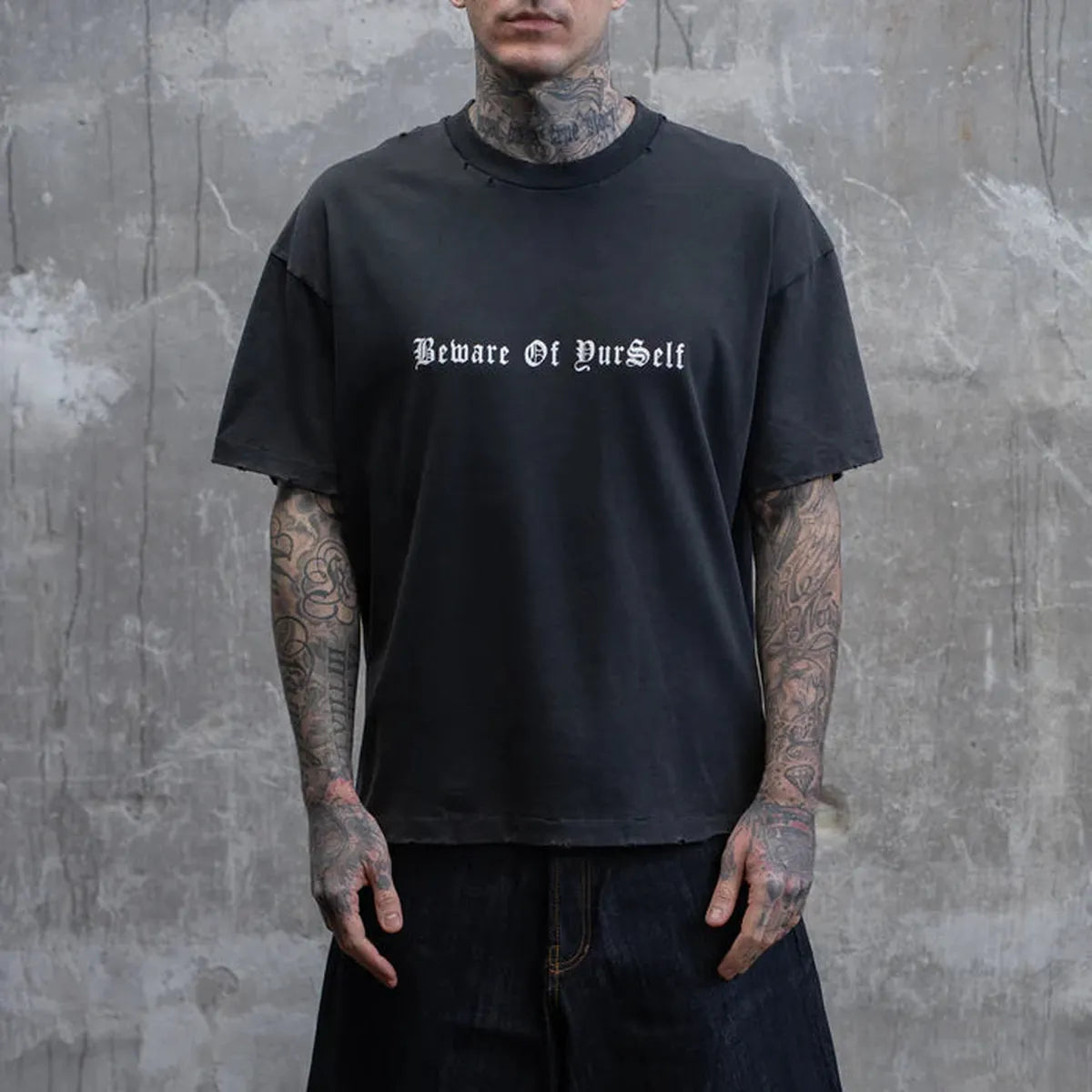 ASKYURSELF Beware Vintage T-Shirt in Vintage Black