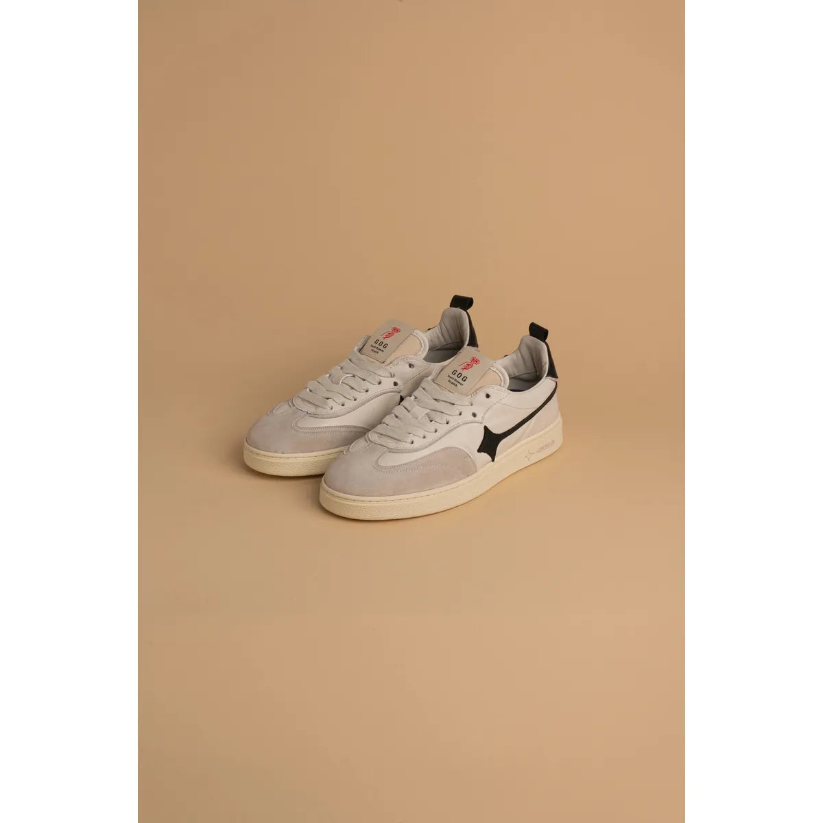 Garden Of God Earth Off White Black
