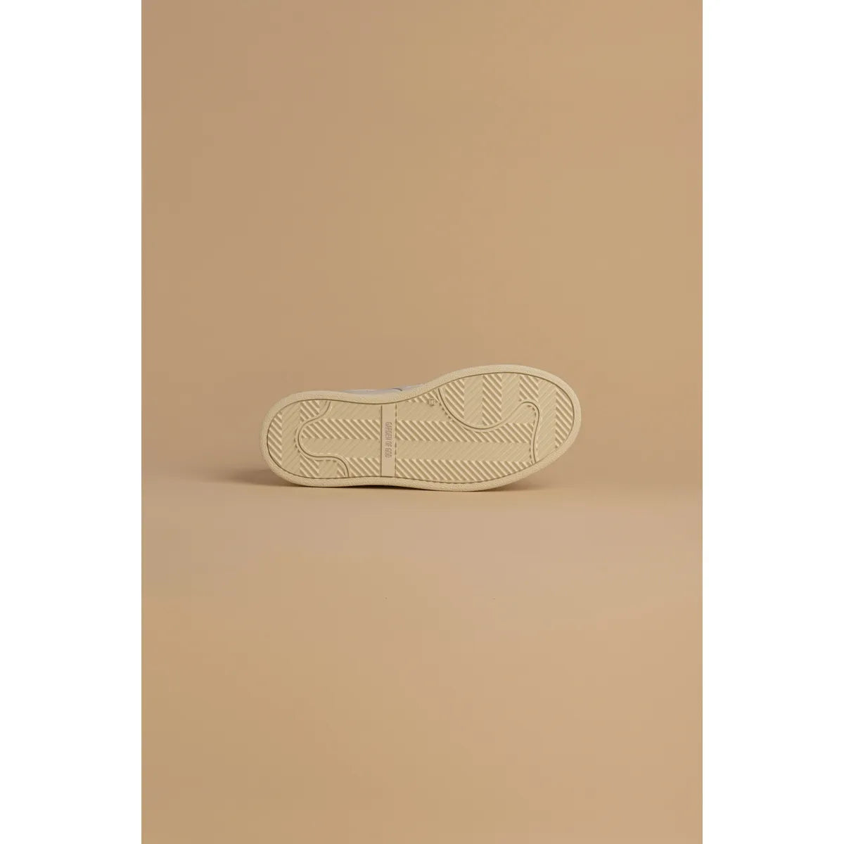 Garden Of God Earth Off White Black