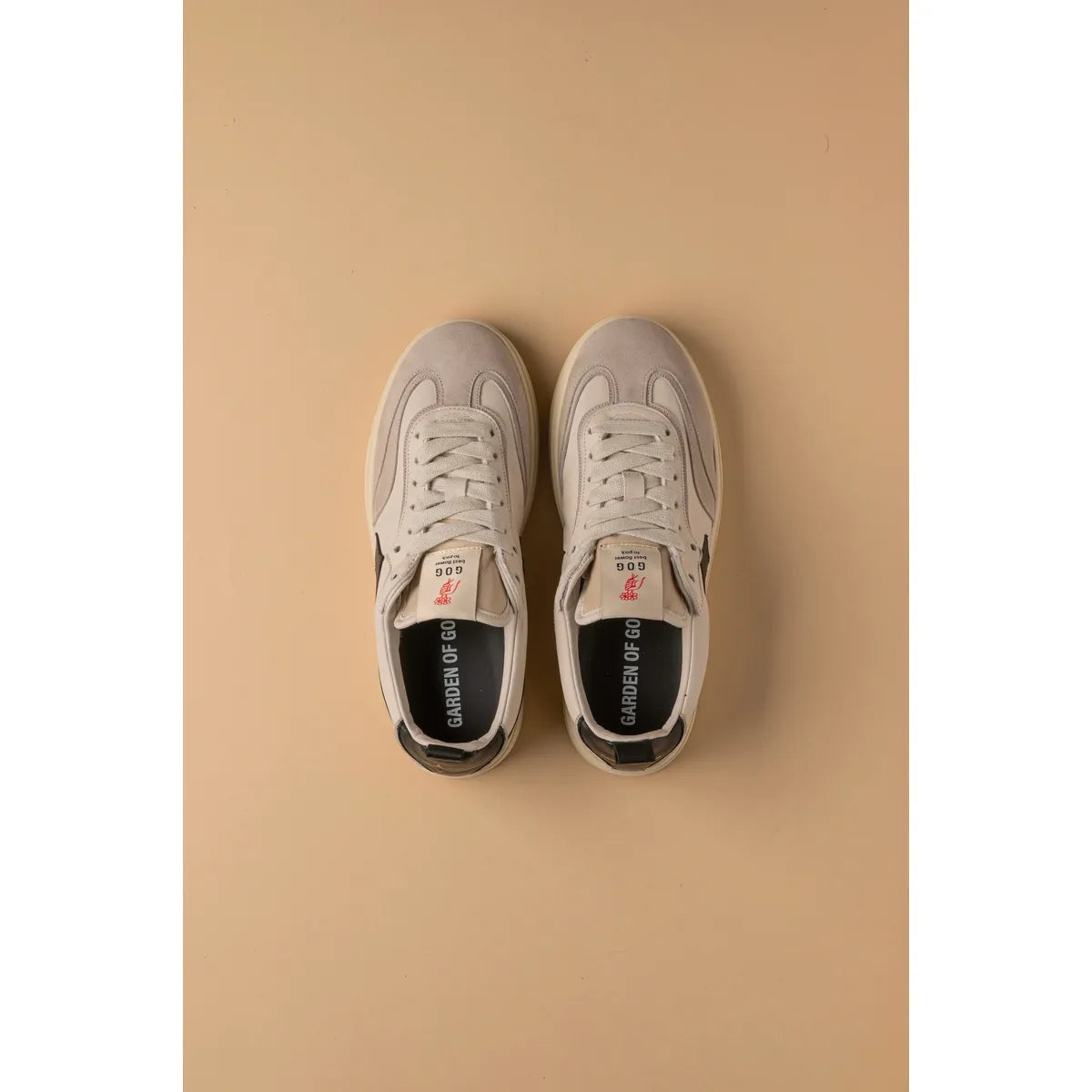 Garden Of God Earth Off White Black