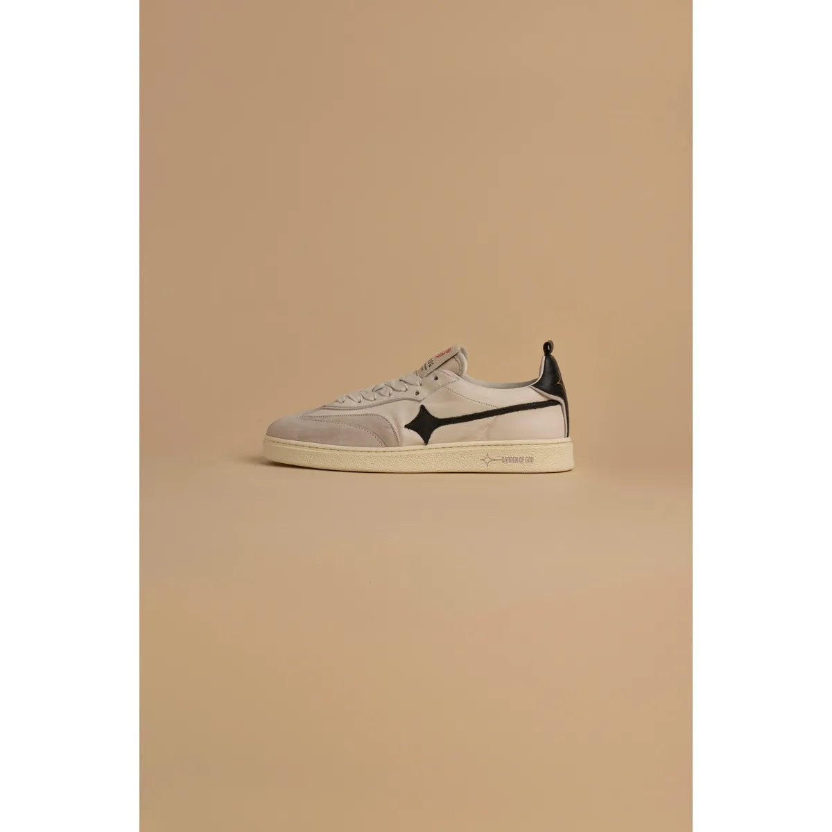 Garden Of God Earth Off White Black