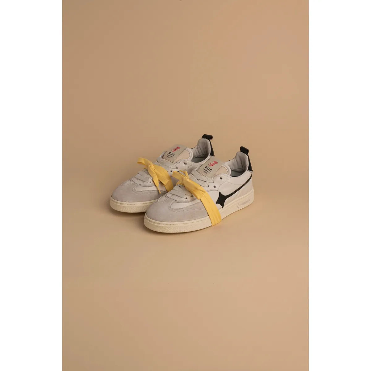 Garden Of God Earth Off White Black