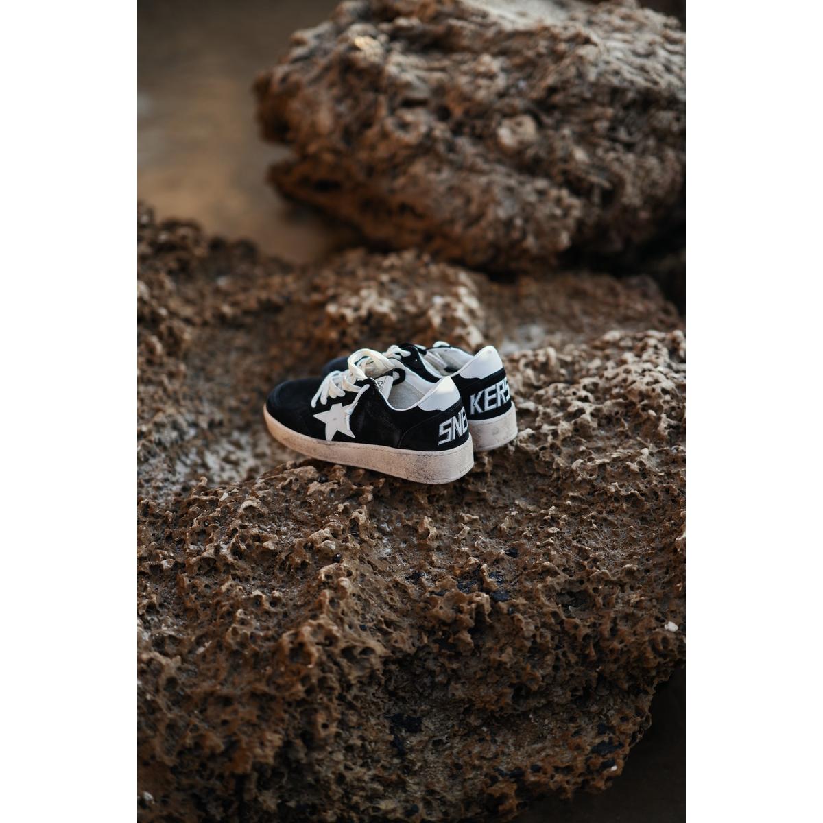 Golden Goose Ball Star 2 Black/White – Mr.something campaign