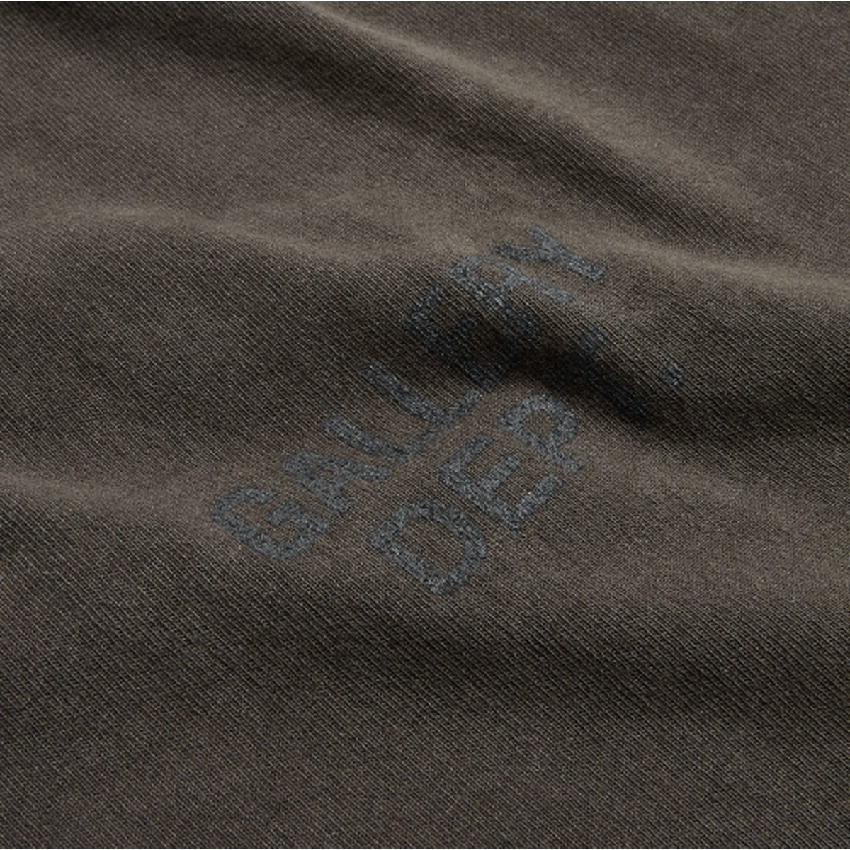Gallery Dept. Logo Dusty Relaxed-fit Tee in Washed Black with a Glitter Print