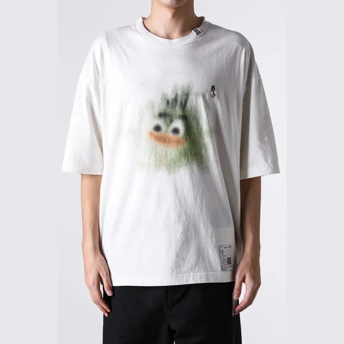 Maison Mihara Yasuhiro Leon Print T-Shirt in White